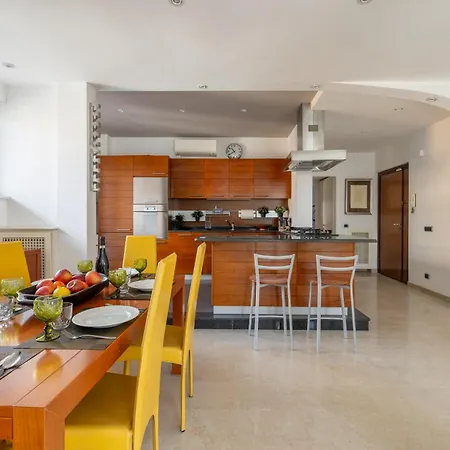 Apartment Eur Luxury For 4pp 2 Bedrooms